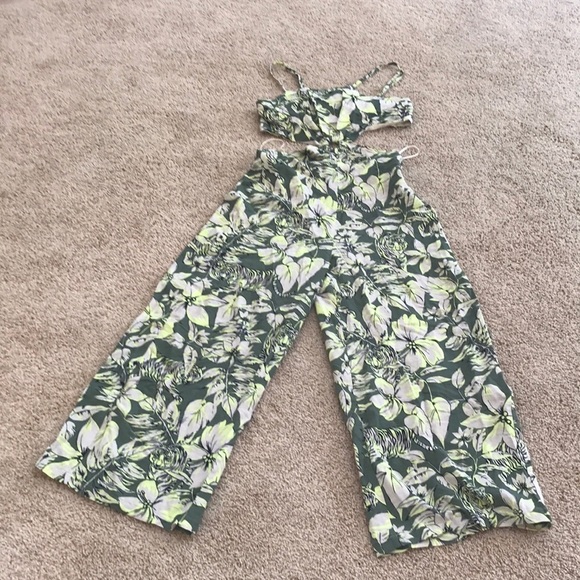 NWT! Bershka small tropical tiger print jumpsuit - Picture 3 of 12